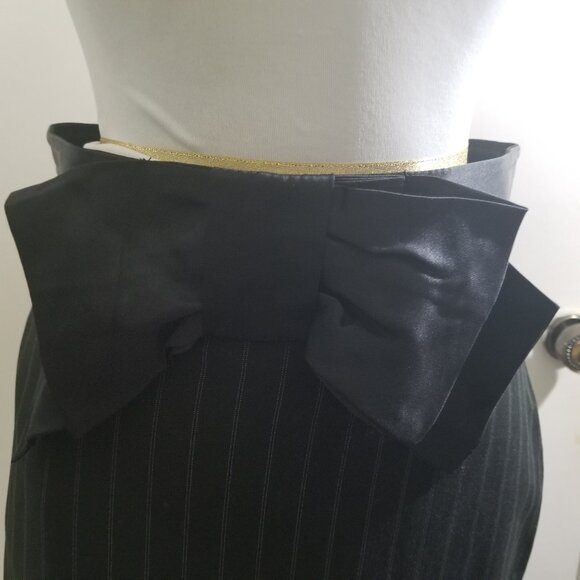 Bebe Brand Pencil Skirt, Bow Waist, Pinstripes Black, Size 6, Like new - Picture 2 of 10